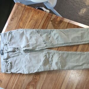 Express Capris